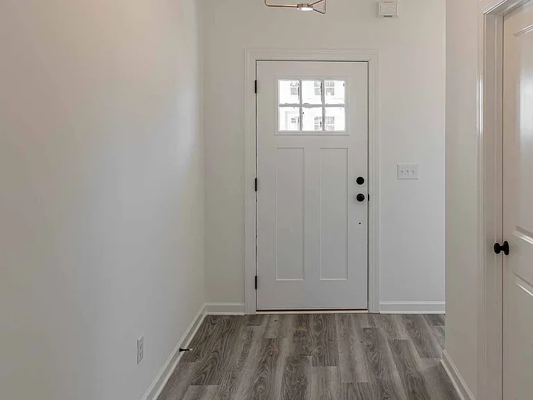 3361 Pepperpike Ct — Photo 6