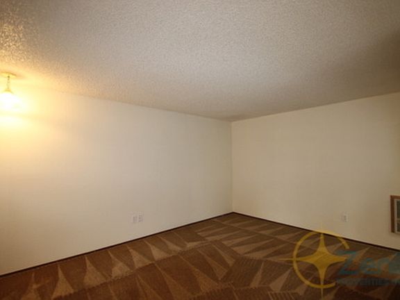 3rd image of 2816 NE 86th Ave