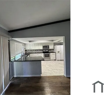 4133 Hawthorn Ln