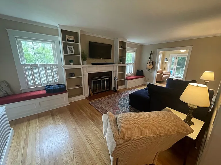 65 Spadina Pkwy — Photo 2