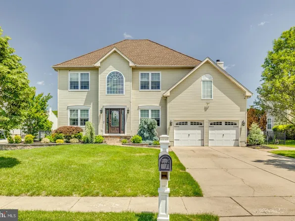 8 Adams Ln, Hainesport, NJ 08036