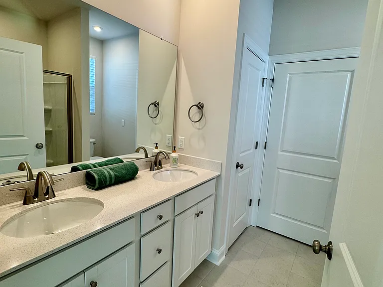5319 Torrance Blvd — Photo 10