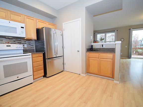3rd image of 232 NE 76th Ave