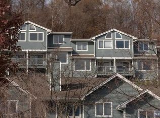 66 Skyview Ter #6D, Clifton, NJ 07013