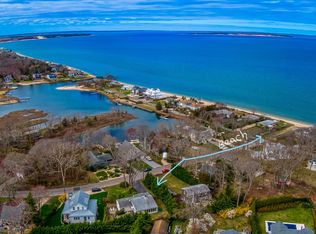 98 Lake Dr, Southampton, NY 11968