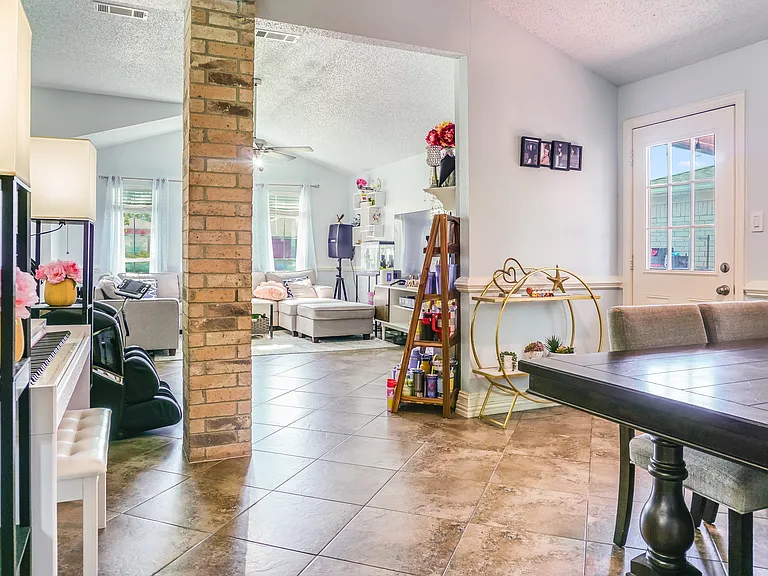 6103 Tidewater Dr — Photo 7