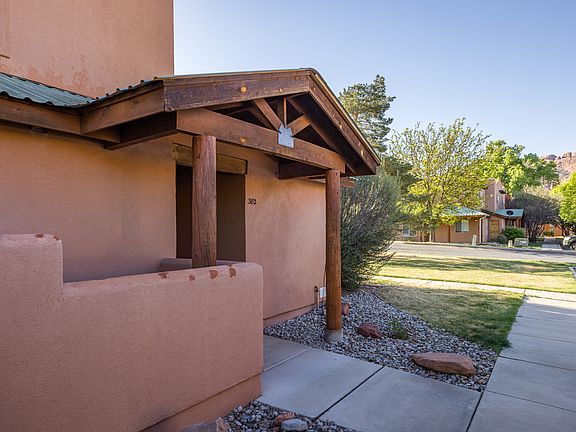 2nd image of 382 E Pueblo Ct