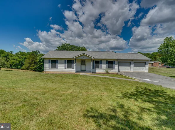 94 Old Madison Ln, Kearneysville, WV 25430