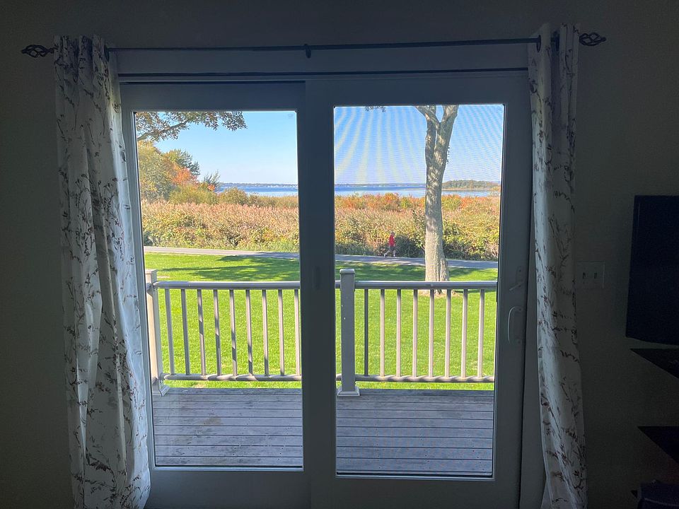 2nd image of 10 Sea Breeze Ln #10