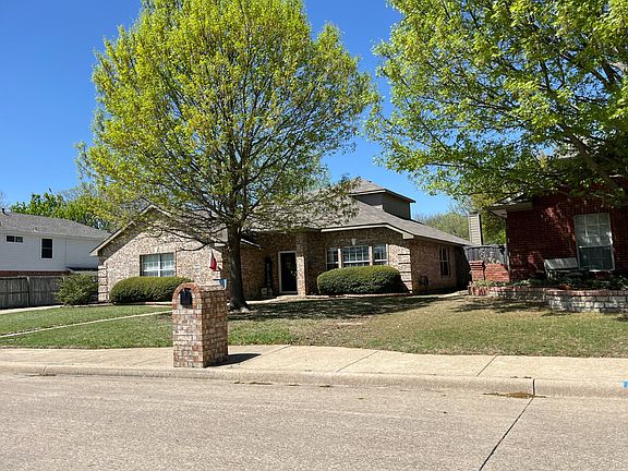 2nd image of 1871 Random Oaks Dr
