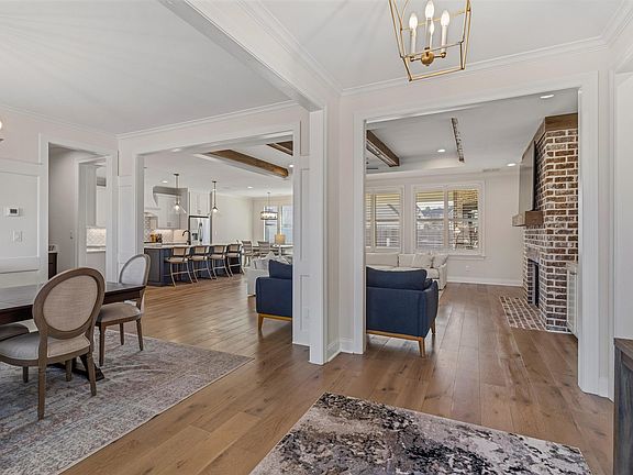 4th image of 4757 Carousel Ln