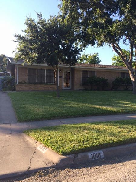 1st image of 1010 Miramar Pl