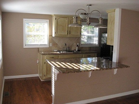 2nd image of 2524 Goodyear Blvd