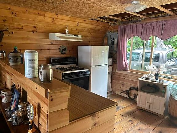 4th image of 137 Parsons Landing Road