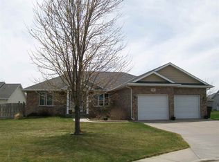 211 E 54th Street Pl, Kearney, NE 68847