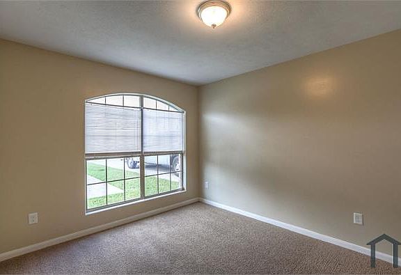 4th image of 10618 Pine Landing Dr #10618A