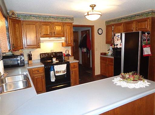 5th image of 120 Camelot Dr