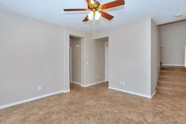 3659 W Thalia Ct — Photo 5