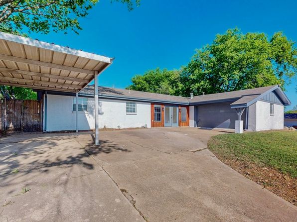 220 Clearwood Dr, Fort Worth, TX 76108