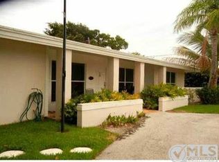 1211 SE 10th St, Deerfield Beach, FL 33441