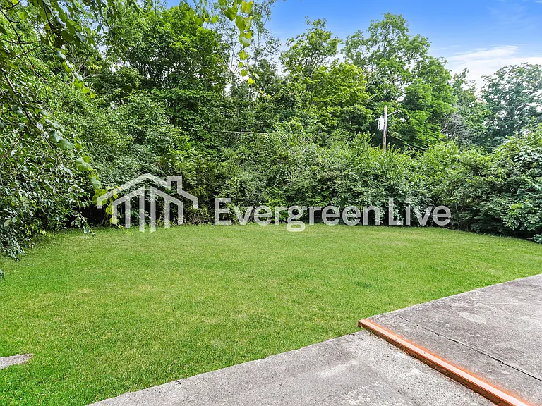 10966 Maplehill Dr — Photo 14