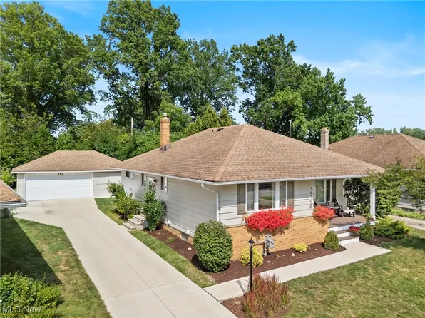 16700 Brinbourne Ave, Middleburg Heights, OH 44130