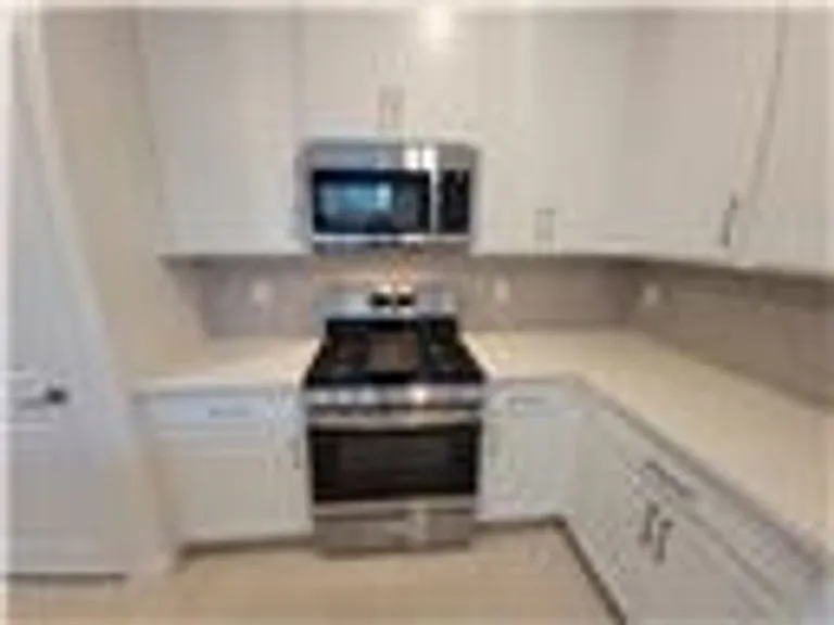 2724 Sweeping Palm Rd — Photo 12