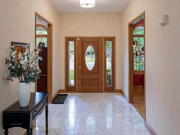 5th image of 13520 Clinton Pl