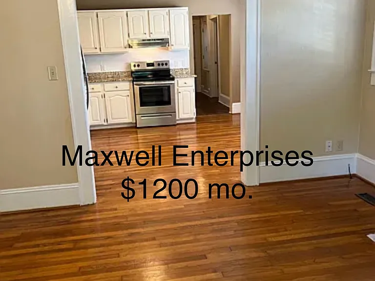 1764 16th St NE — Photo 4