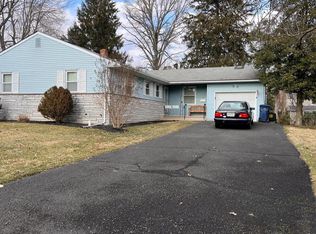 14 Vander Veer Dr, Lawrence Township, NJ 08648