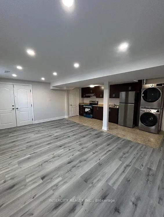 2 bed, $1,650 — Photo 2