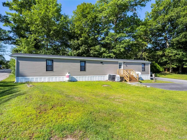 15 Julia ln, Beacon, NY 12508