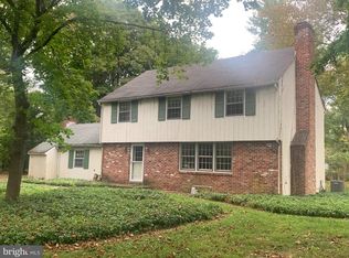 16 Milyko Dr, Washington Crossing, PA 18977