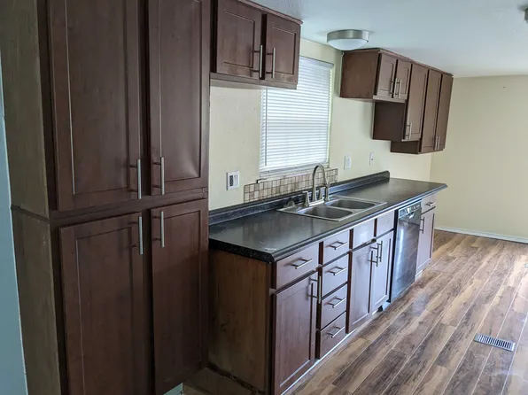 102 Lynn Creek Dr, Mabank, TX 75156