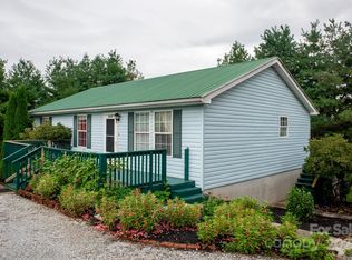 3372 Summer Rd, Hendersonville, NC 28792