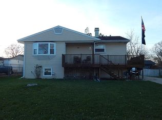 58 Ash St, Carpentersville, IL