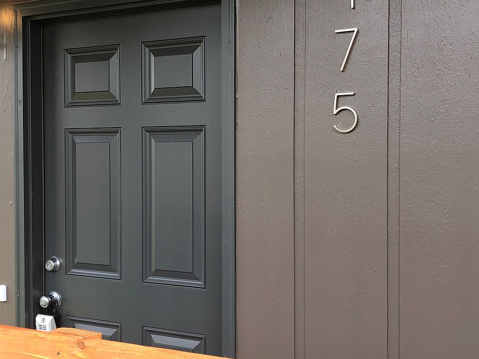 2nd image of 475 N Garden Way