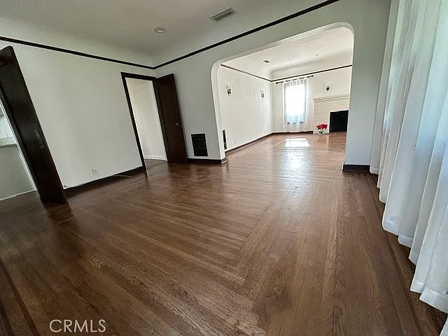 1054 N Euclid Ave — Photo 12