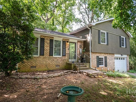 2nd image of 210 Tall Tree Road