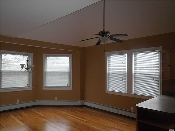 3rd image of 14 Karen Ct