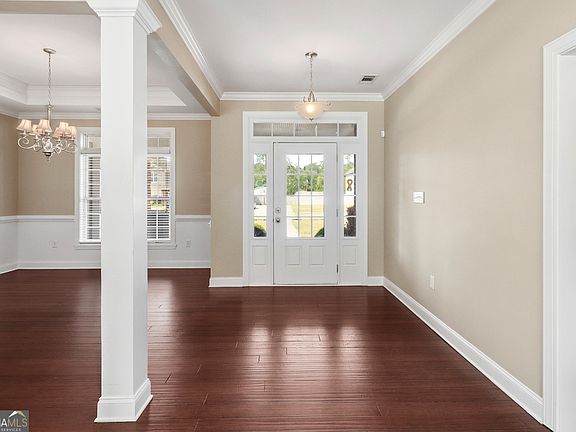 5th image of 104 Oak Lawn Dr