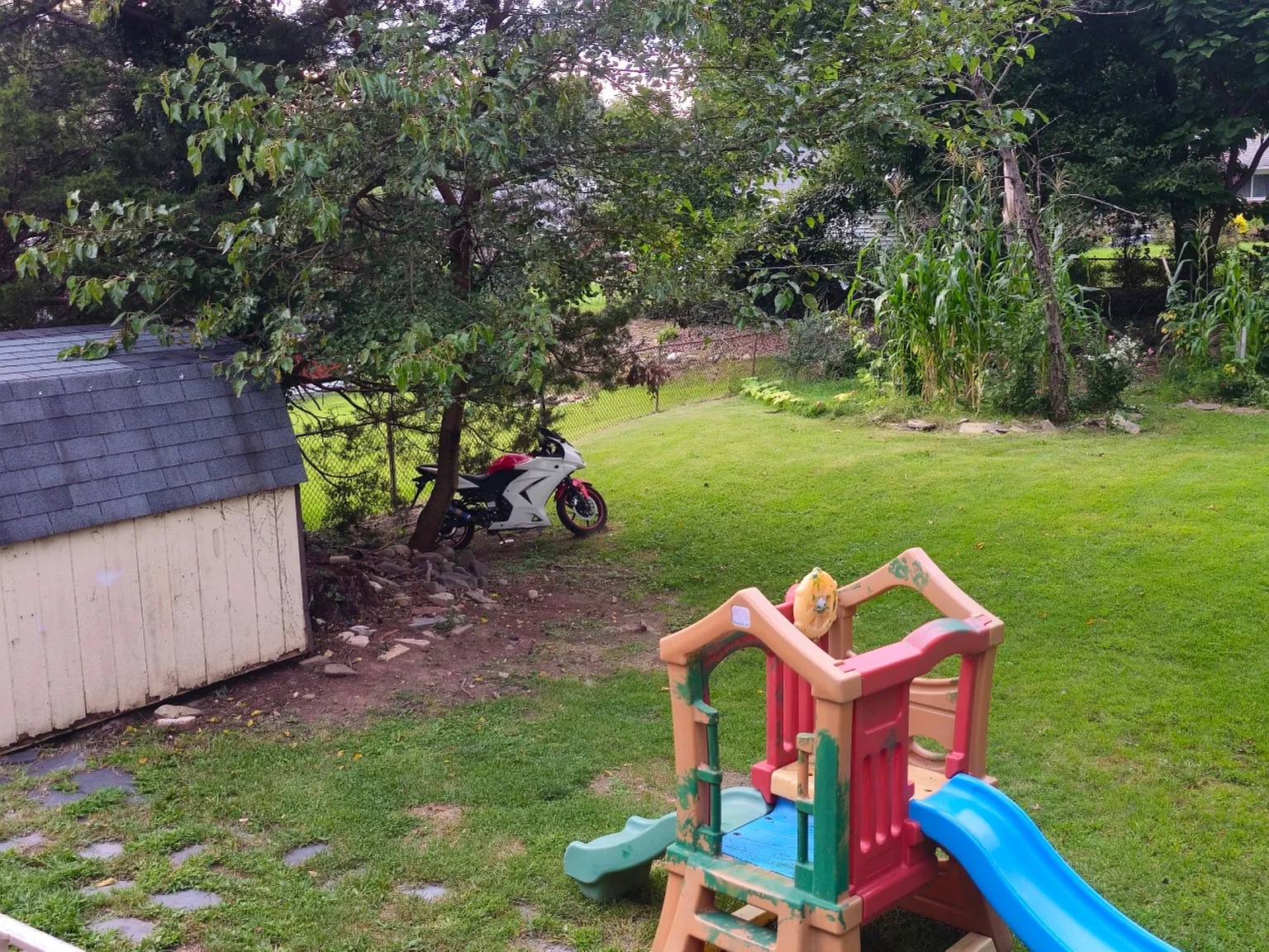 4 bed, 1800 sqft, $3,290 — Photo 4