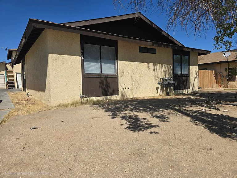 413 S Sunset Ave — Photo 2