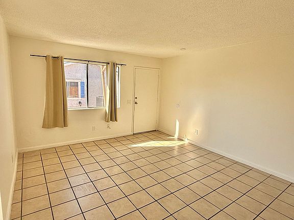 4th image of 4758 Imperial Ave APT 4