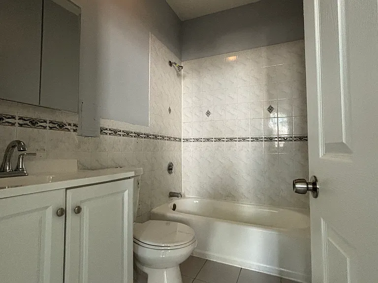 272 Grant Ave #2.2 — Photo 4
