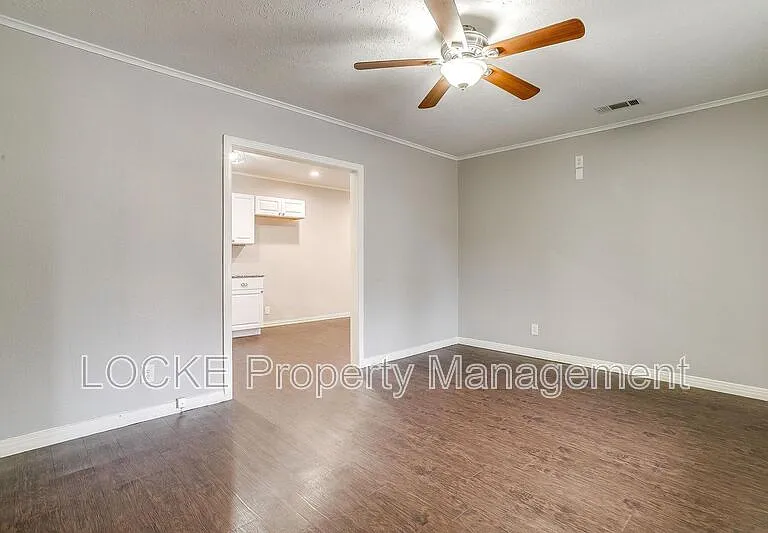 3024 8th Ave — Photo 13