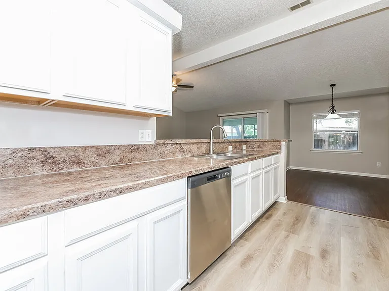 1336 Marsh Grass Ct — Photo 8