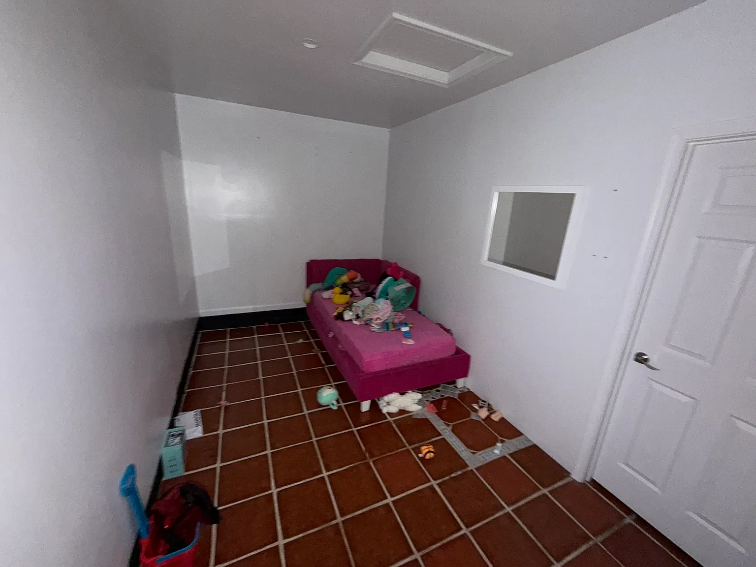 3 bed, 1704 sqft, $2,595 — Photo 2