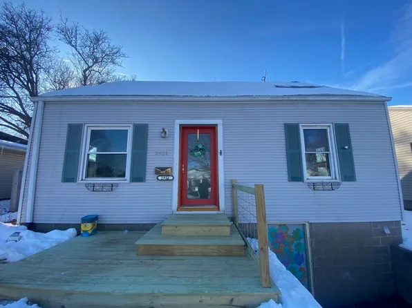 2921 Balke St, Dubuque, IA 52001