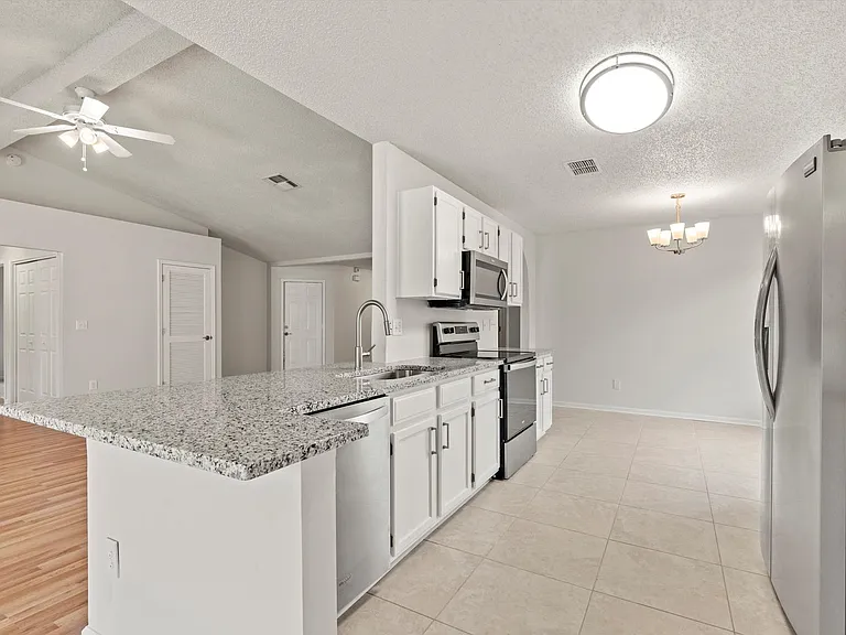 12756 Bentwater Dr — Photo 8